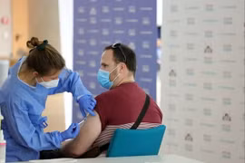 Các nước EU có chính sách khác nhau trong việc tiêm vaccine tăng cường