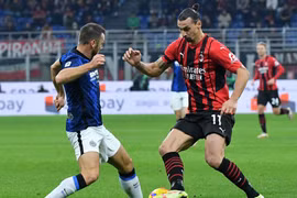 AC Milan và Inter Milan 'bất phân thắng bại' trên sân San Siro