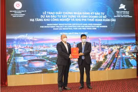 Hải Phòng trao giấy chứng nhận đầu tư khu phi thuế quan đầu tiên