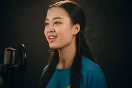 Thí sinh Miss World Việt Nam thực hiện một clip ca nhạc. (Ảnh: BTC)