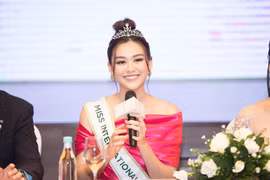 Á hậu Tường San chính thức đại diện Việt Nam dự Miss International