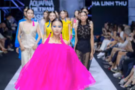 [Photo] Ngắm người ‘đàn bà nhung lụa’ quyến rũ của Hà Linh Thư