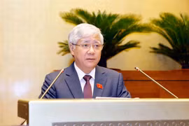 Chủ tịch Ủy ban Trung ương Mặt trận Tổ quốc Việt Nam Đỗ Văn Chiến trình bày Báo cáo tổng hợp ý kiến, kiến nghị của cử tri và nhân dân gửi đến kỳ họp thứ nhất, Quốc hội khóa XV. (Ảnh: Doãn Tấn/TTXVN)