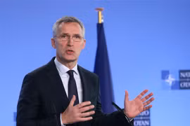 Tổng thư ký Tổ chức Hiệp ước Bắc Đại Tây Dương (NATO) Jens Stoltenberg phát biểu trong một cuộc họp báo tại Brussels. (Ảnh: AFP/TTXVN)