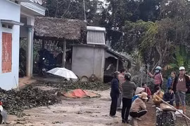 Hiện trường vụ xảy ra trọng án tại xóm Lương Bình, xã Sơn Phú, huyện Định Hóa, tỉnh Thái Nguyên. (Ảnh: TTXVN phát)