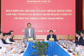 Đồng chí Phan Đình Trạc, Bí thư Trung ương Đảng, Trưởng Ban Nội chính Trung ương, Phó Trưởng Ban Thường trực Ban Chỉ đạo phòng, chống tham nhũng Trung ương phát biểu tại buổi làm việc. (Ảnh: Phương Hoa/TTXVN)