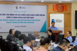 Hội thảo "Sốc dầu lửa: Tác động và các chiến lược giảm thiểu rủi ro - Hàm ý chính sách cho Việt Nam. (Ảnh: Đức Duy/Vietnam+)