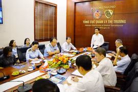 Bộ trưởng Nguyễn Hồng Diên phát biểu tại Hội nghị sơ kết công tác 6 tháng đầu năm của lực lượng Quản lý thị trường ngày 25/7. (Ảnh: Đức Duy/Vietnam+)