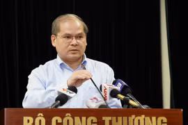 Ông Trần Tuệ Quang, Phó Cục trưởng Cục Điều tiết Điện lực, Bộ Công Thương phát biểu tại họp báo chiều 12/10. (Ảnh: Đức Duy/Vietnam+)