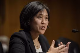Đại diện Thương mại Mỹ Katherine Tai phát biểu tại một phiên điều trần ở Washington, D.C. ngày 25/2/2021. (Ảnh: AFP/TTXVN)