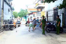 [Video] “Vượt nắng nóng” nơi tuyến đầu chống dịch COVID-19