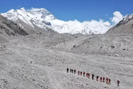 Giới chức thể thao Trung Quốc đã hủy mọi hoạt động leo núi Everest. (Nguồn: apnews.com)