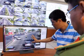 Hệ thống giám sát tại Trung tâm Chỉ huy. (Ảnh: Đoàn Mạnh Dương/TTXVN)