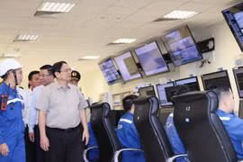 Thủ tướng Phạm Minh Chính kiểm tra công tác vận hành Nhà máy Lọc hóa dầu Nghi Sơn. (Ảnh: Dương Giang/TTXVN)