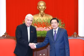 Ông Phan Đình Trạc, Ủy viên Bộ Chính trị, Bí thư Trung ương Đảng, Trưởng Ban Nội chính Trung ương tiếp Đoàn Đại biểu Bộ Nông nghiệp Sản xuất và Đất Venezuela do ông Wilmar Castro Soteldo, Ủy viên Hội đồng Chính trị Quốc gia Đảng Xã hội Chủ nghĩa Thống nhất (PSUV), Bộ trưởng, dẫn đầu. (Ảnh: Phương Hoa/TTXVN)