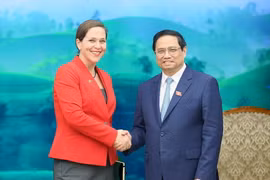 Thủ tướng Phạm Minh Chính tiếp bà Emily Blanchard, Kinh tế trưởng, Thứ trưởng Bộ Ngoại giao Hoa Kỳ. (Ảnh: Dương Giang/TTXVN)