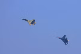 Máy bay Su-30MK2 tham gia diễn tập. (Ảnh: Dương Giang/TTXVN)