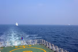 Tuần tra liên hợp giữa Cảnh sát Biển Việt Nam và Cảnh sát Biển Trung Quốc lần thứ hai, năm 2023. (Ảnh: TTXVN phát)