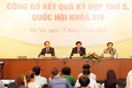 Tổng Thư ký, Chủ nhiệm Văn phòng Quốc hội Nguyễn Hạnh Phúc chủ trì buổi họp báo. (Ảnh: Trọng Đức/TTXVN)