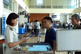 Kiểm tra an ninh tại Cảng hàng không Điện Biên. Ảnh minh họa. (Ảnh: Phan Tuấn Anh/TTXVN)