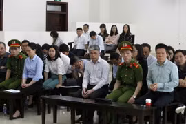 Các bị cáo tại phiên tòa. (Ảnh: Văn Điệp/TTXVN)