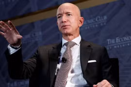 Tỷ phú Jeff Bezos. (Nguồn: qz.com)
