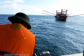 Cứu hộ kịp thời tàu cá cùng 17 thuyền viên bị nạn trên biển
