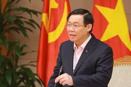 Phó Thủ tướng Vương Đình Huệ phát biểu điều hành cuộc họp. (Ảnh: Dương Giang/TTXVN)