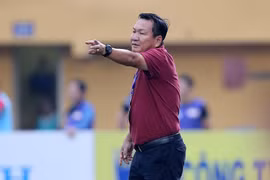 Huấn luyện viên Hoàng Văn Phúc tạm nắm quyền huấn luyện viên trưởng ở Hà Nội FC. (Ảnh: H.A) 