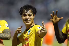 Văn Toàn và Công Phượng ghi bàn trong chiến thắng 2-0 của Hoàng Anh Gia Lai trước SHB Đà Nẵng. (Ảnh: CLB HAGL)