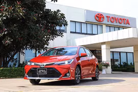 Mẫu Toyota Corolla Altis được triệu hồi do lỗi bơm xăng.