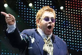 Ca sỹ lừng danh Elton John.