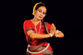 Nghệ sỹ múa Ấn Độ nổi tiếng Sonal Mansingh. (Nguồn: tienphong.vn)