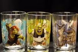 Các cốc thủy tinh "Shrek" nhiễm độc của McDonald. (Nguồn: AP)