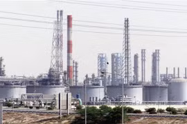 Một cơ sở khai thác dầu tại Jubail (Saudi Arabia). (Ảnh: AFP/TTXVN)
