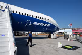 Máy bay Boeing 787-10 Dreamliner được giới thiệu tại Triển lãm hàng không Paris (Pháp), ngày 18/6/2017. (Ảnh: AFP/TTXVN)