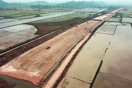 Công trường cao tốc Bắc-Nam phía Đông đoạn Nghi Sơn-Diễn Châu. (Ảnh: Huy Hùng/TTXVN)
