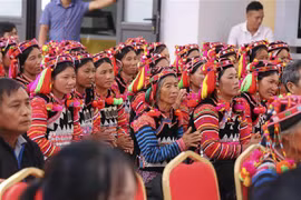 Đông đảo bà con dân tộc Hà Nhì về dự ngày hội. (Ảnh: Xuân Tiến/TTXVN)