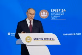 Tổng thống Nga Vladimir Putin phát biểu tại St. Petersburg, Nga, ngày 7/6. (Ảnh: THX/TTXVN)