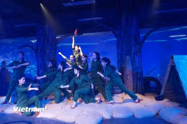 Chương trình “Huyền thoại tuổi thanh xuân” của đạo diễn, tác giả kịch bản Lê Quý Dương, biểu diễn thường xuyên tại Bảo tàng Phụ nữ Việt Nam. (Ảnh: Minh Thu/Vietnam+)