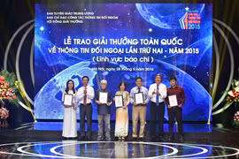 Lễ trao Giải thưởng toàn quốc về thông tin đối ngoại tại Hà Nội ngày 28/5/2016. (Nguồn: TTXVN)