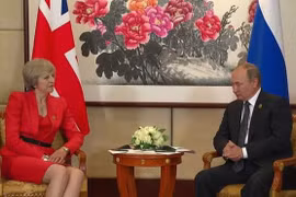 Thủ tướng Anh Theresa May và Tổng thống Nga Vladimir Putin. (Nguồn: BBC)