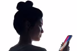 Ảnh quảng cáo tính năng Face ID trên iPhone X. (Nguồn: Apple)