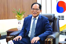 Đại sứ Hàn Quốc tại Việt Nam Park Noh Wan.