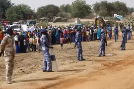 Lực lượng an ninh Sudan được triển khai tại Tây Darfur. (Ảnh: AFP/TTXVN)