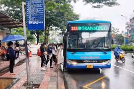 Xe buýt Hà Nội có bước chuyển biến mạnh mẽ, hút khách trở lại