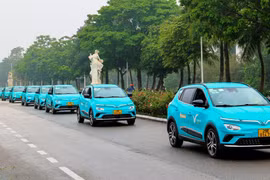 Giai đoạn đầu, Taxi Xanh SM sẽ đưa vào vận hành 500 xe VF e34 và 100 xe VF 8 tại Hà Nội. (Ảnh: Việt Hùng/Vietnam+)