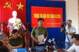 Đại tá Nguyễn Viết Lợi, Giám đốc Công an tỉnh Quảng Nam phát biểu tại buổi họp báo. (Ảnh: Đỗ Trưởng/TTXVN)