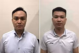 Hai đối tượng bị bắt giữ. (Ảnh: TTXVN phát)