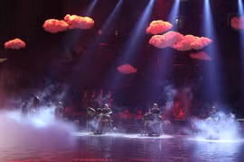 Sa Pa: Mê hoặc với show thực cảnh về 5 dân tộc thiểu số trong sương